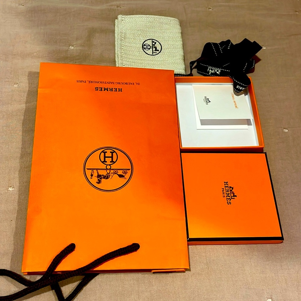 Pristine/brand new Hermes gift box, ribbon, jewelry pouch, medium gift bag